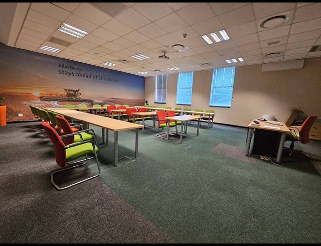 4,633M² TRAINING FACILITY FOR SALE IN HUGHES